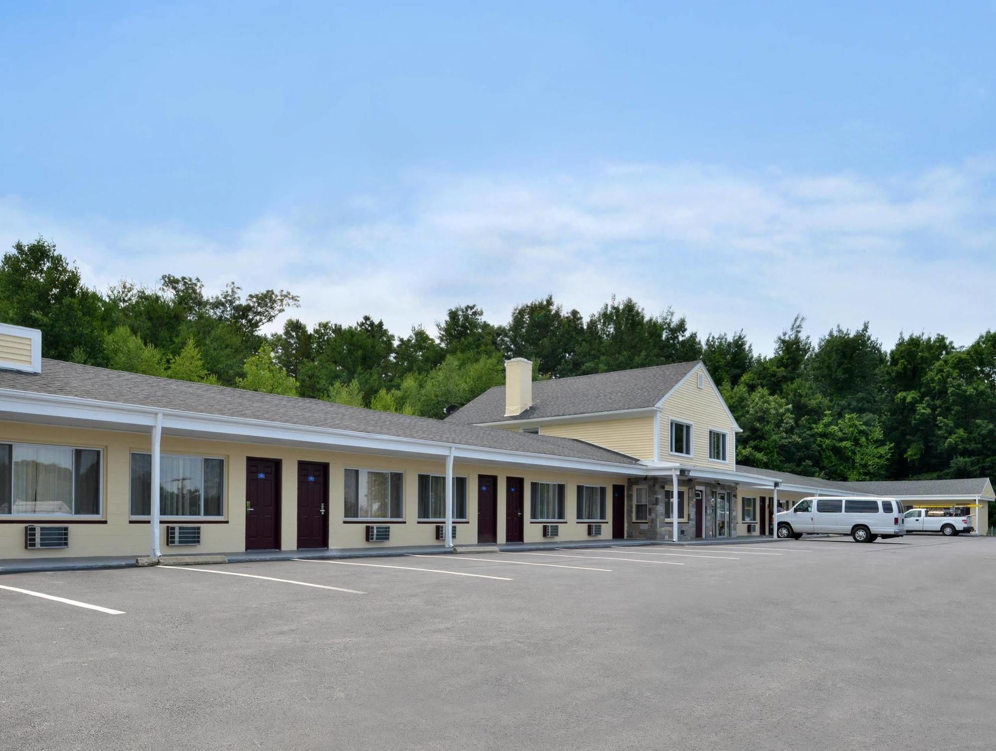 Americas Best Value Inn Providence-North Scituate Ngoại thất bức ảnh